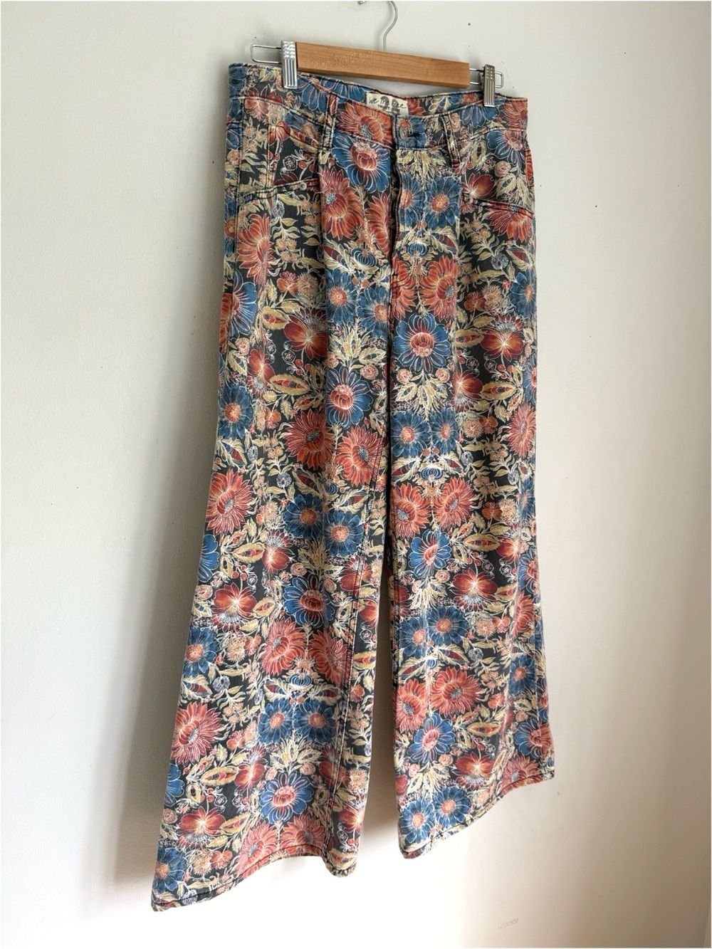 Free People We The Free Oversized Slouchy Printed Jeans in Flowers - Picture 4 of 6